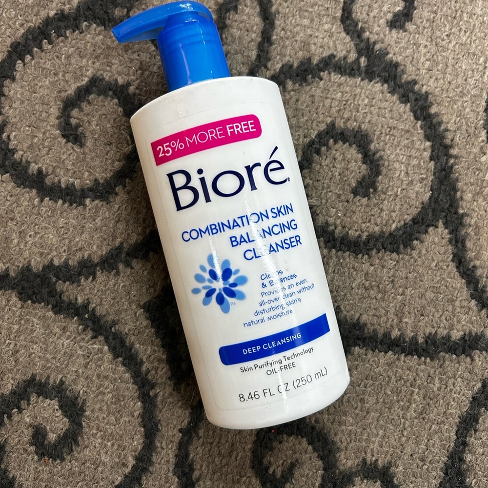 Bioré Deep Cleansing Combination Skin Cleanser - White